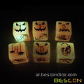 مجموعة من 6 BESCON HALLOWEEN DICE 6 ، توهج باللون الأسود المظلم والصلاب 6 جوانب هالوين.